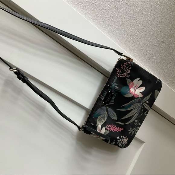 Kate Spade - Picture 3 of 6